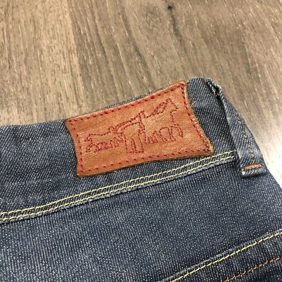 Levis Red Rare Denim Jeans Size 30 Measures 32x33 - Picture 2 of 8